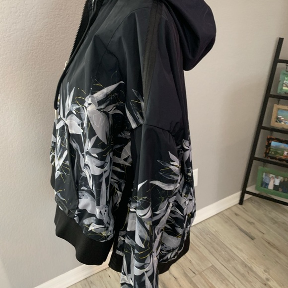 Calvin Klein performance wind jacket/breaker LG - Picture 4 of 7